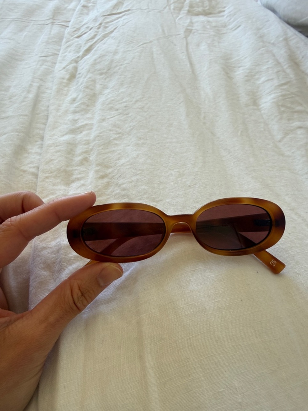 Le Specs Outta Love